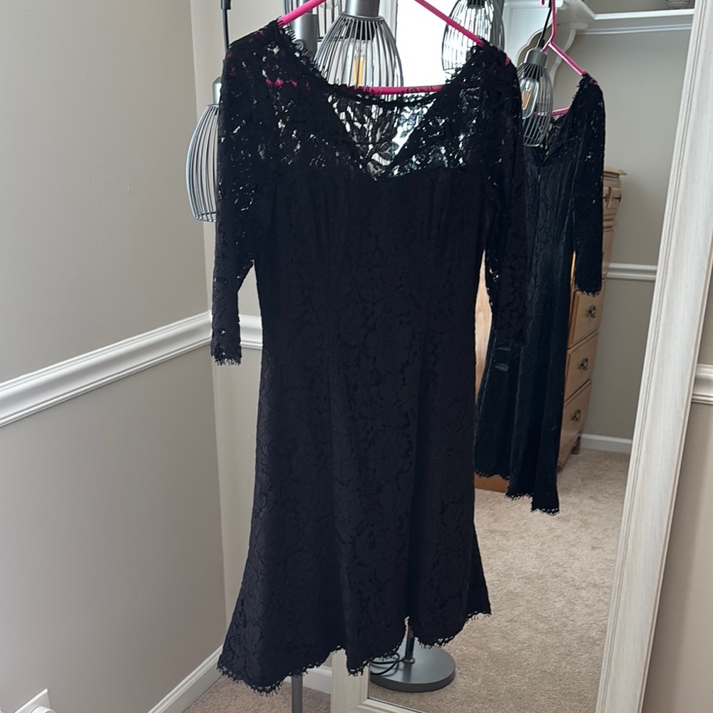 Eliza J Black Long Sleeve V-Neck Sheath Dress
